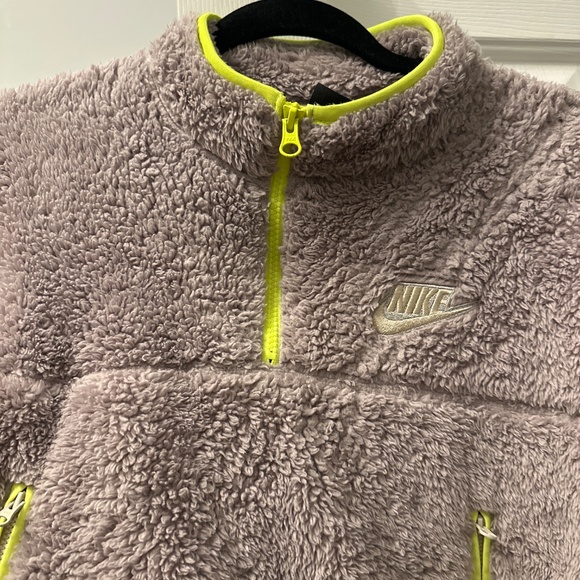 Jacket - Picture 3 of 4